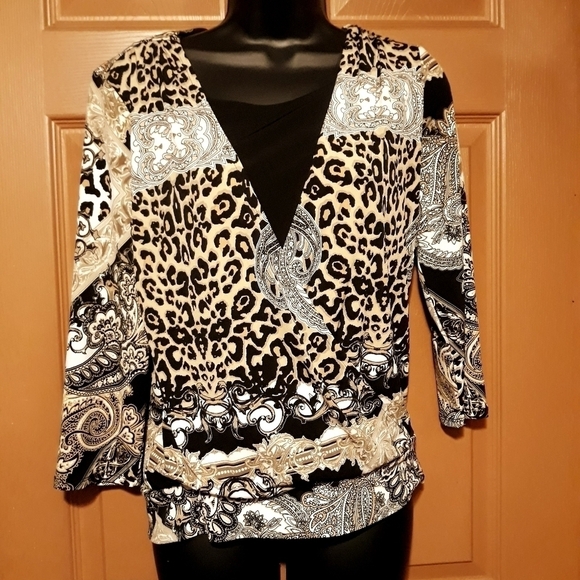 Chicos 3/4 sleeve blouse size 0 A-19 5/$25 - Picture 1 of 3